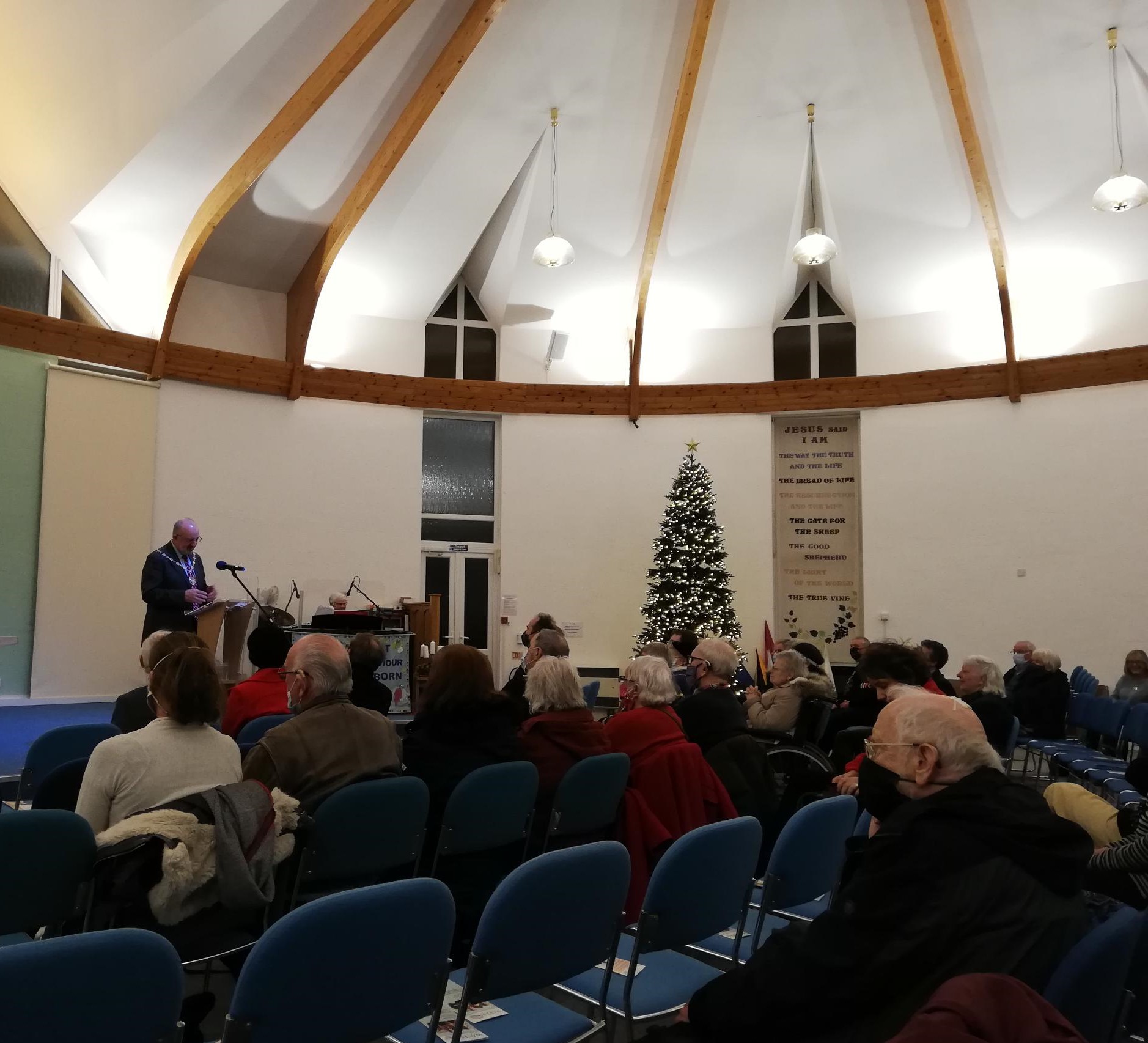 picture of inside church of mayor's carol service