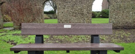 recycled plastic memorial bench in crouch garden