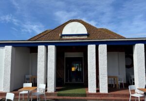 External view of the cafe.