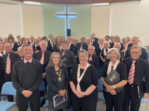 The Mayor with the Concentus choir.