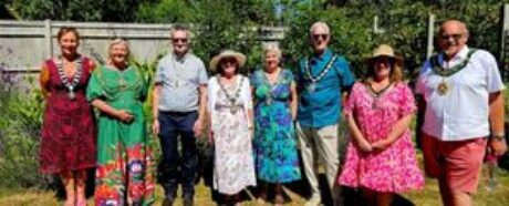 The Mayor of Seaford and other local dignitaries.